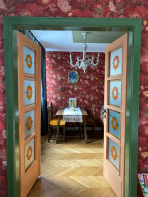 Vintage Apartment